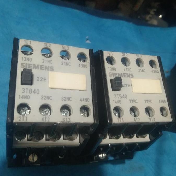 NEW Magnetic Contactor Kontaktor SIEMENS 3TB40 22E 20A 220V.