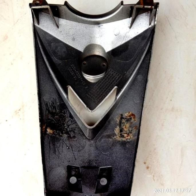Sparepart dan Aksesoris kendaraan  Panel Dada Yamaha Vega R New. Original. Seken bekas copotan motor