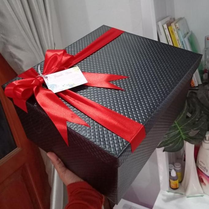 

ready stock box kado / kotak kado / kotak gift ukuran 30x25x15cm.