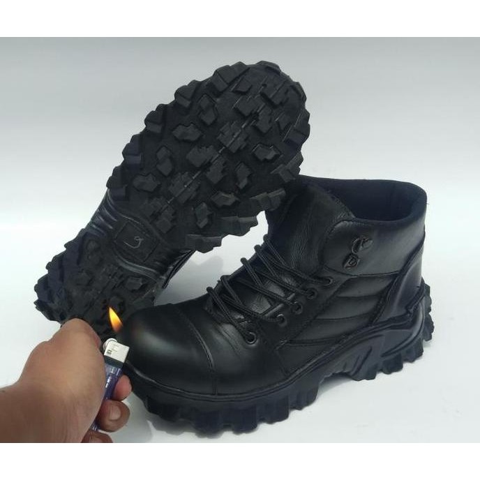 

Terlaris Sepatu Safety Bahan Kulit Ujung Besi