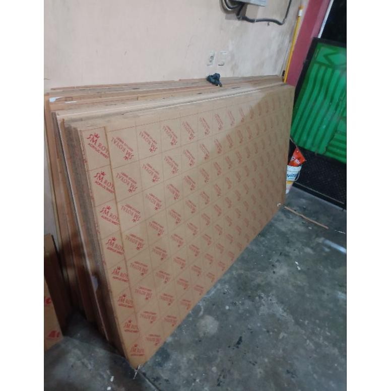 Akrilik Lembaran Hitam 2mm 122x244 cm RB11