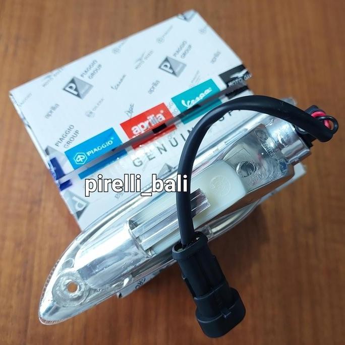 . Lampu Reting Belakang Sein Lamp Sprint Primavera Vespa Kiri / Kanan