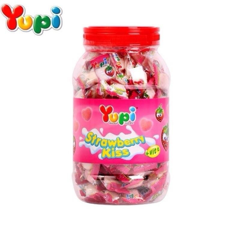 

Permen Yupi Strawberry Kiss Toples Berat 300 Gram Kemasan Jar Jelly Kenyal Manis Gula Stock