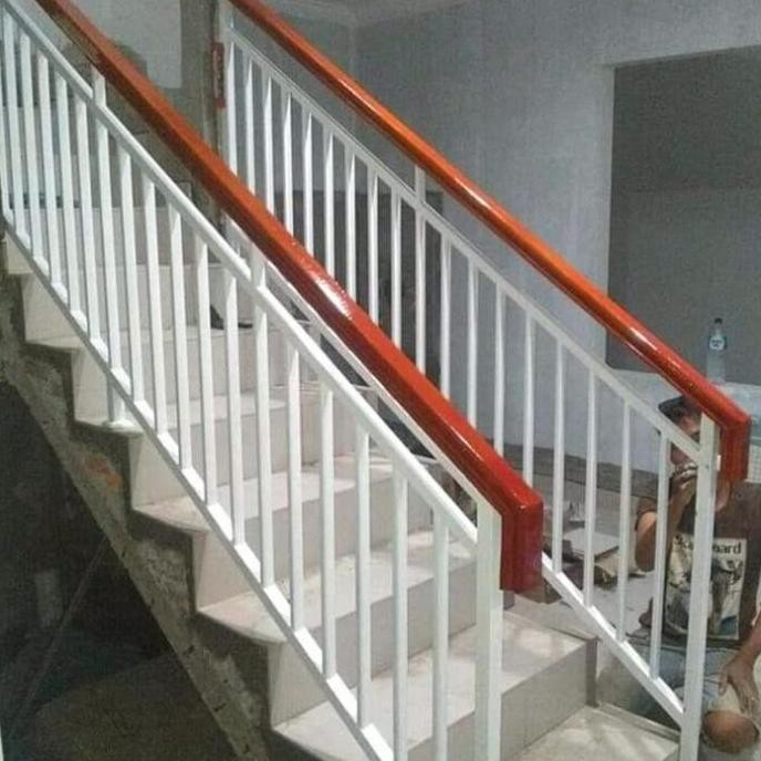 ralling tangga rumah/ralling tangga pegangan kayu murah