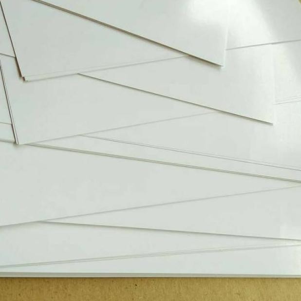 

JH8 ( 50 Lembar ) Kertas Art Carton 230 Gsm / Karton Glossy Uk F4 / 21.5cm X 33cm