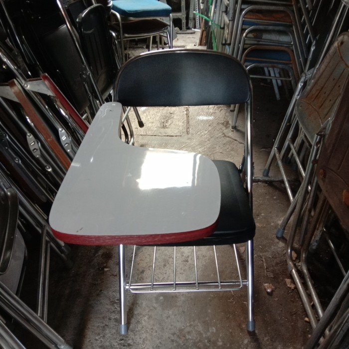 Kursi Kuliah/Belajar Chitose