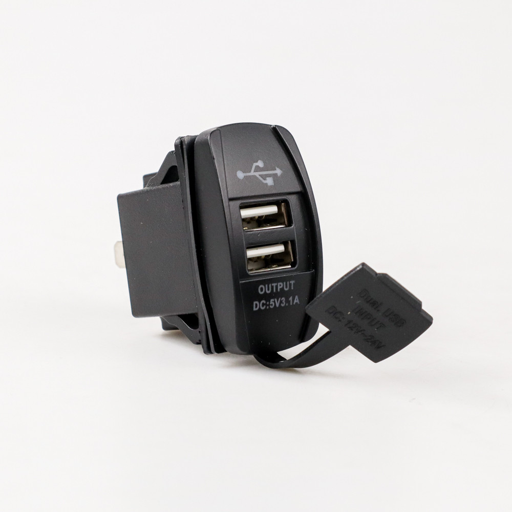 ADAPTER CHARGER MOTOR MOBIL 2 PORT / CAS HP MOBIL USB DC 5 V, 3.1 A