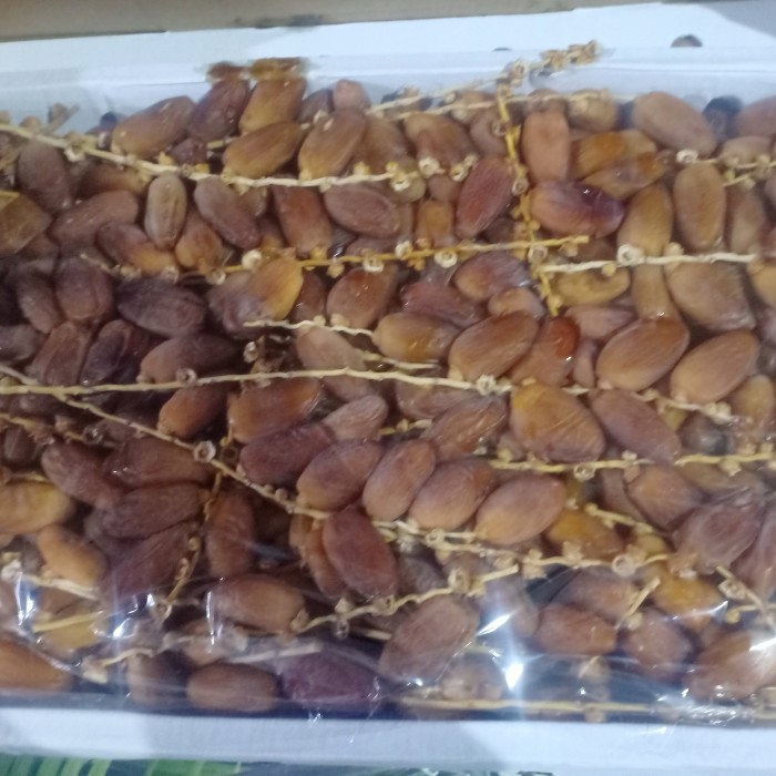 

kurma palm fruit tangkai 4 kg