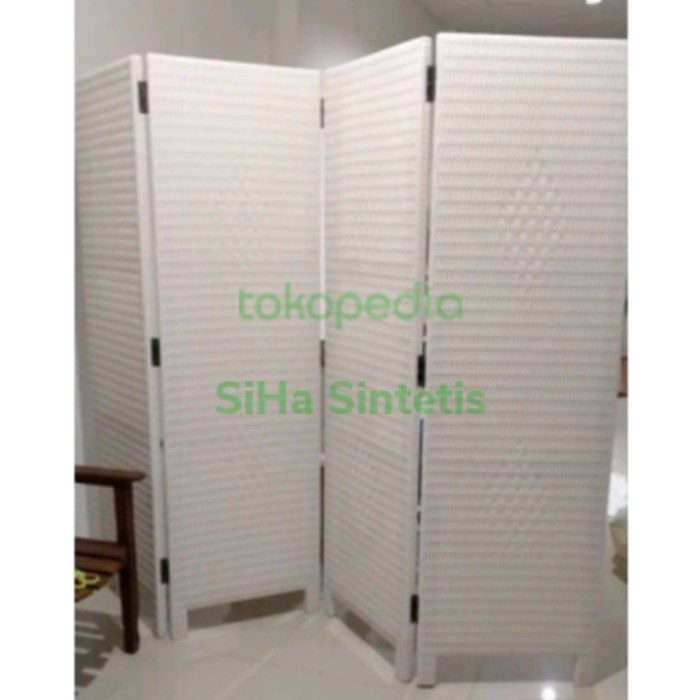Sketsel Partisi Penyekat Ruangan Portable Rotan Sintetis
