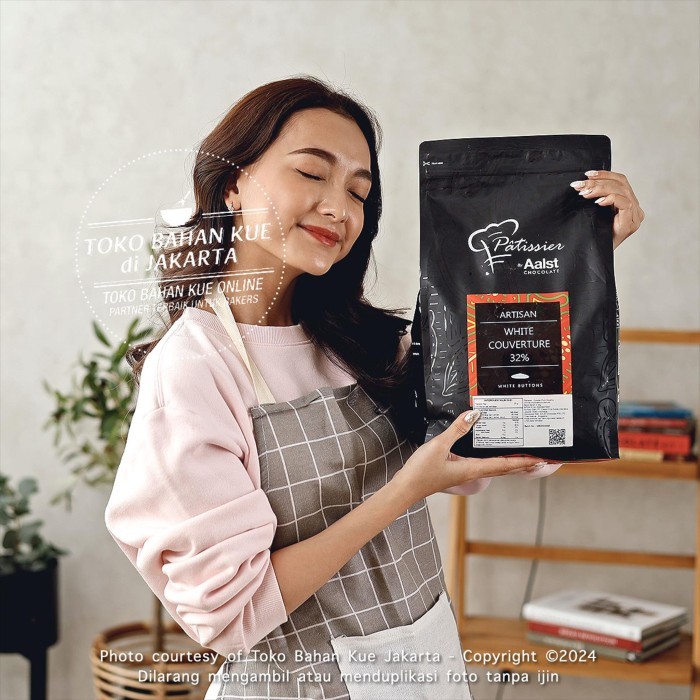 

Patissier 32% WHITE Chocolate Couverture 1kg Cokelat Putih Baking Coin