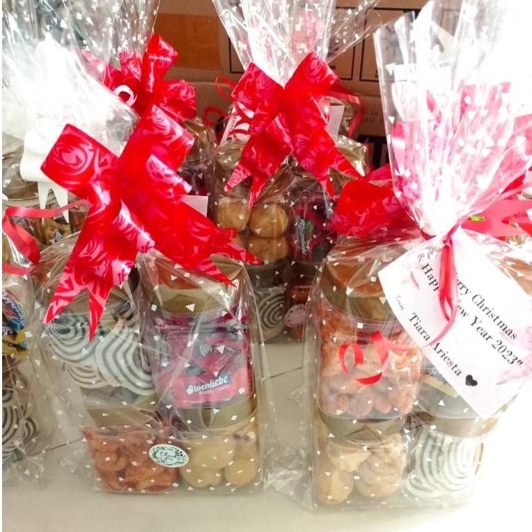 

aq-54 Hampers Lebaran | Hampers Kue Kering Lebaran/Ultah/Wisuda/Natal/Hari Raya Lainnya | Hampers isi 4 Toples | Hampers isi 6 Toples Viral