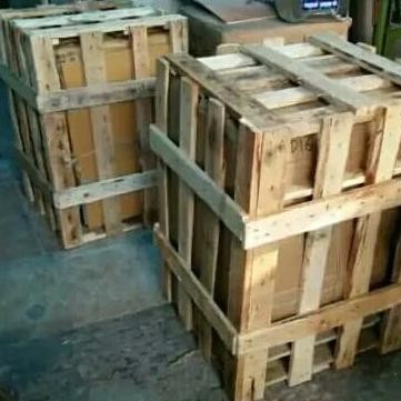 Packing Kayu Sedang (M): Dispenser, Kulkas Portable, dan Kulkas 1 Pint
