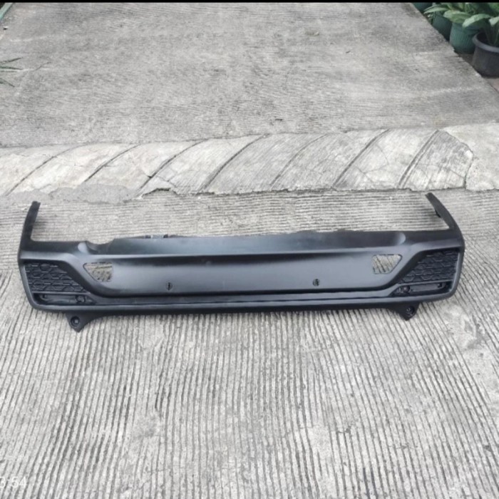 Cover Bemper Belakang Innova Zenix