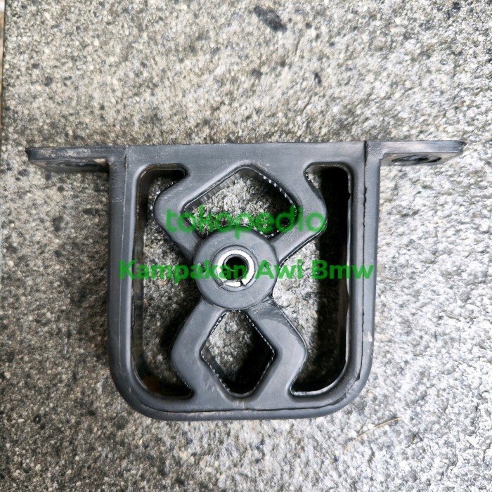 Gantungan Bracket Knalpot Belakang Bmw E36