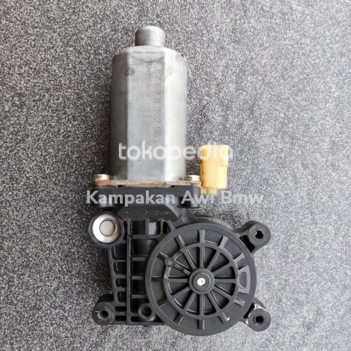 Motor regulator belakang kanan Bmw E46