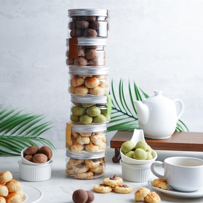 

Promo Threelogy Hamper By Bakeballs | Gift Set Premium Cookies