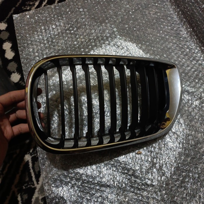 GRILL BMW E46 318i 325i kiri