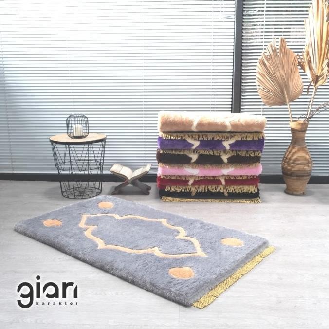 SAJADAH BULU/RUMBAI/BUSA/TEBAL HARRAMAIN PREMIUM - GIAN KARAKTER