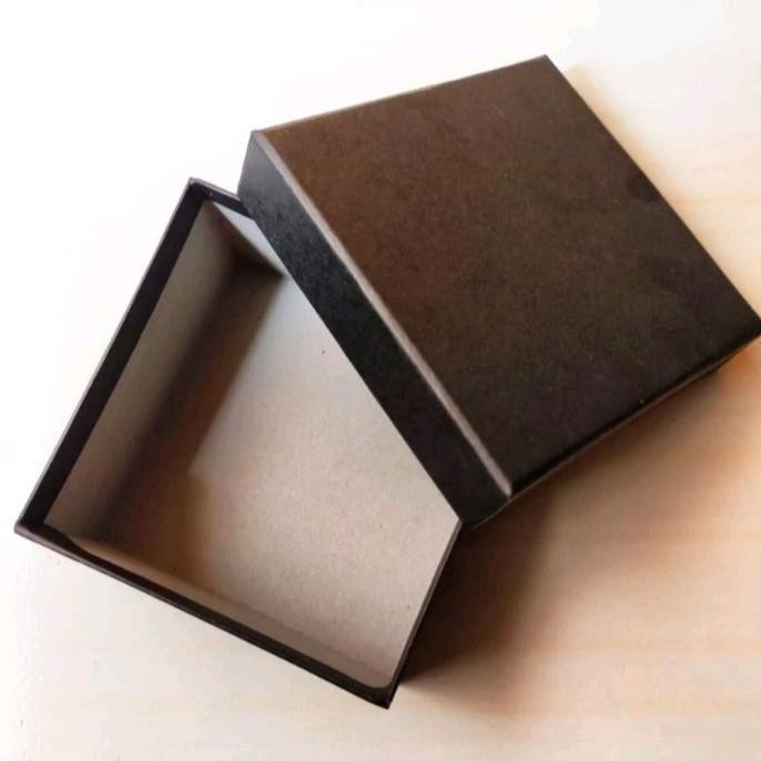 

Promo kotakb/ box dus polos untuk kado ikat pinggang dan dompet COD