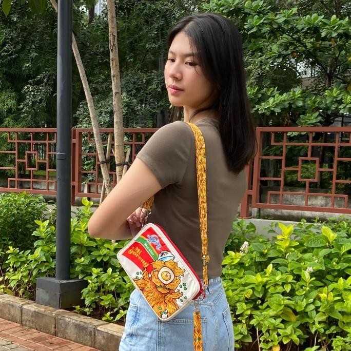 

TERBARU POUCH PUFFY VINTAGE IGOR MI GORENG INSTAN MIE INSTANT COMBO TAS MINI !!!!!