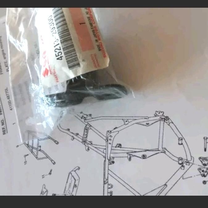 Kaitan kunci jok Suzuki TS125 original kaitan jok Suzuki Ts125 cantolan kunci jok Suzuki Ts125 canto