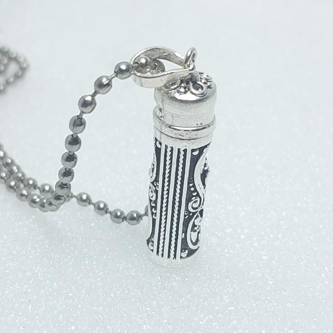 Kalung Liontin Tabung Berisi Khiriz/Hiriz Dari 14 Manusia Suci