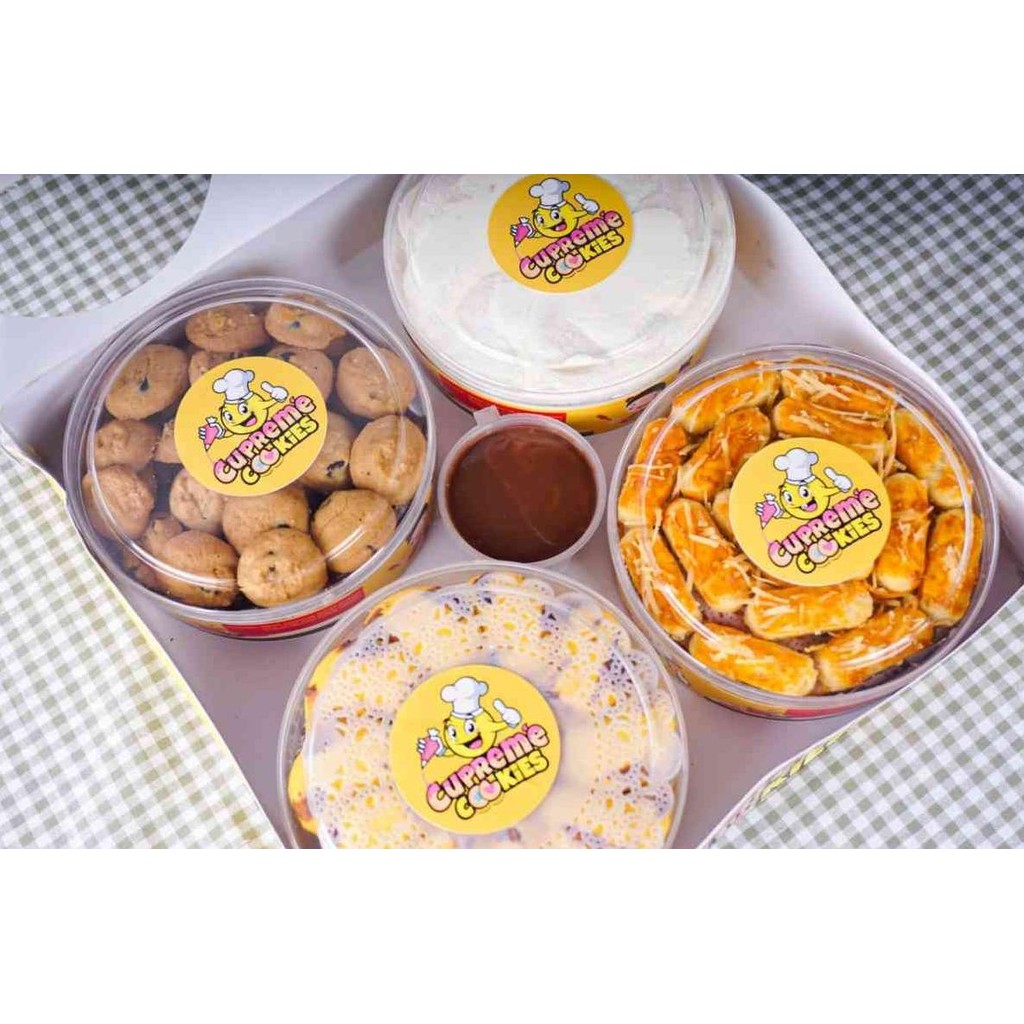 

Cupreme kue classic paket isi 4 toples hampers lebaran hari raya