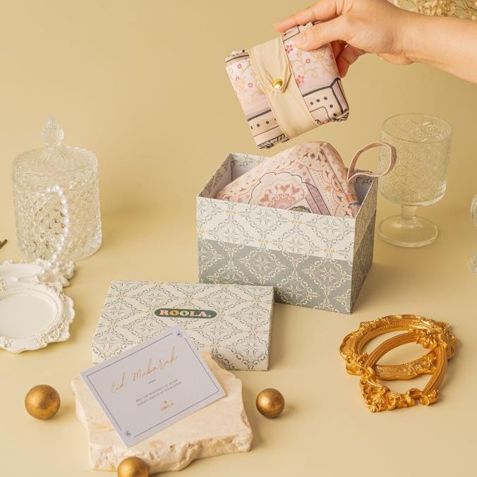 

Hampers Lebaran Roola | Set Mukena Sajadah Travel Premium KOKO
