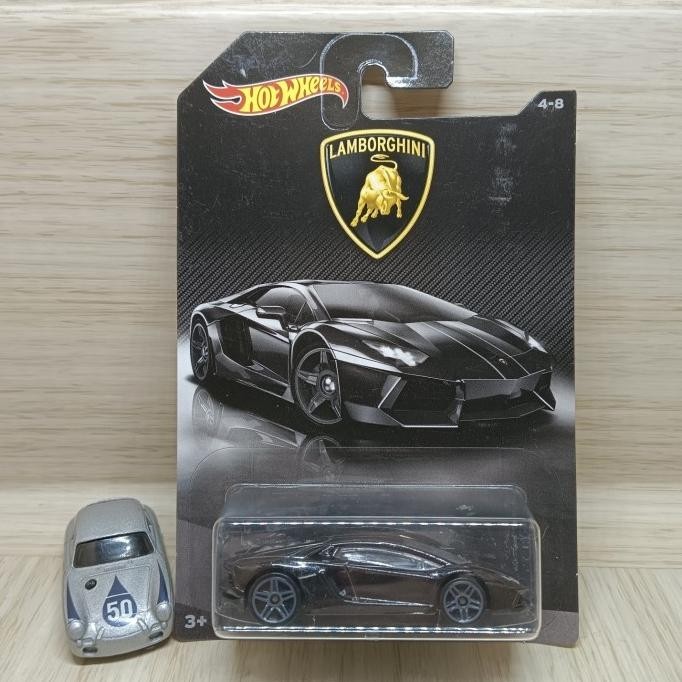 HOT WHEELS LAMBORGHINI AVENTADOR HITAM