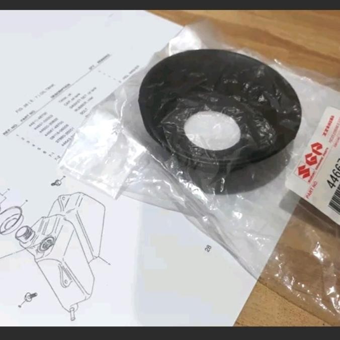 karet tatakan tutup box Oli samping Suzuki Ts125 karet tutup box oli samping Suzuki Ts125 karet box 