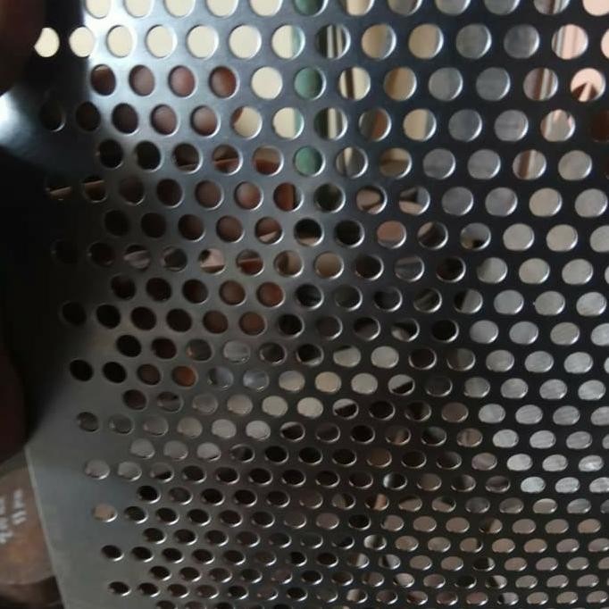 Plat Lubang Besi Bolong Perforated 6mm Ukuran 100cm x 100cm