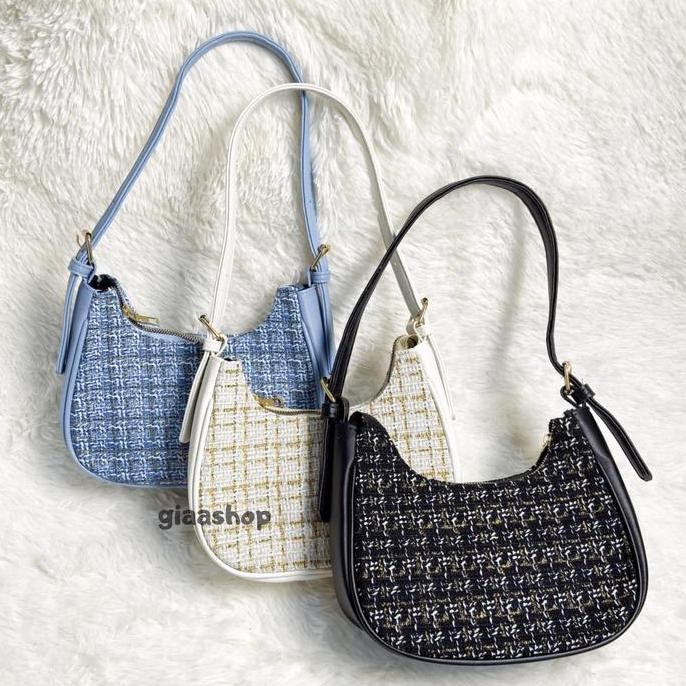 

Super Promo!, Hampers Gift Box Cashy Bag Kado Ulang Tahun Cewek/Kado Anniversary/Kado Valentine/ Kado Wedding/ Hampers Ramadhan/Hampers Lebaran