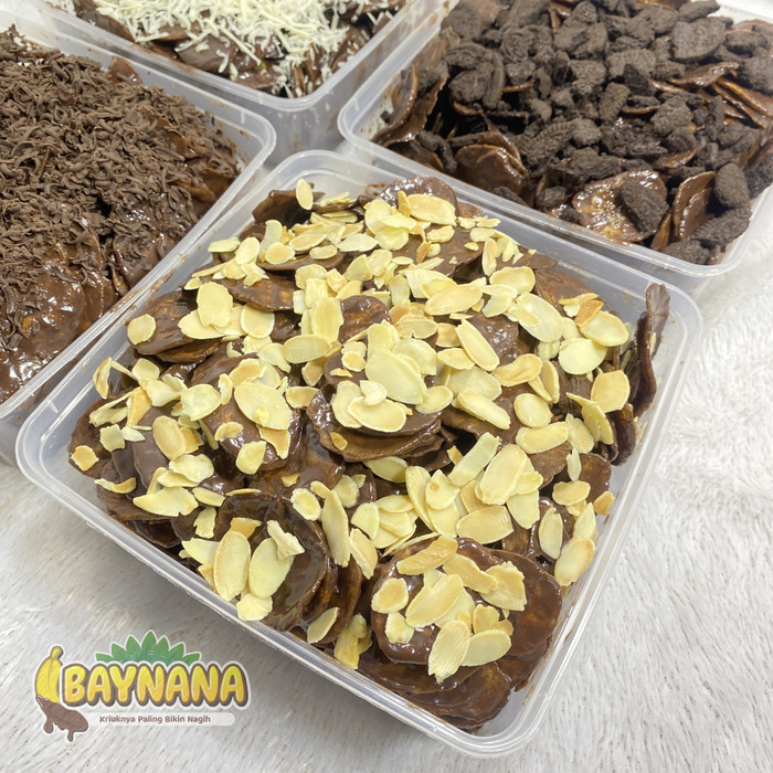 

TERMURAH BAYNANA 250gr Keripik Pisang Lumer Crispy Coklat Lumer Topping Almond