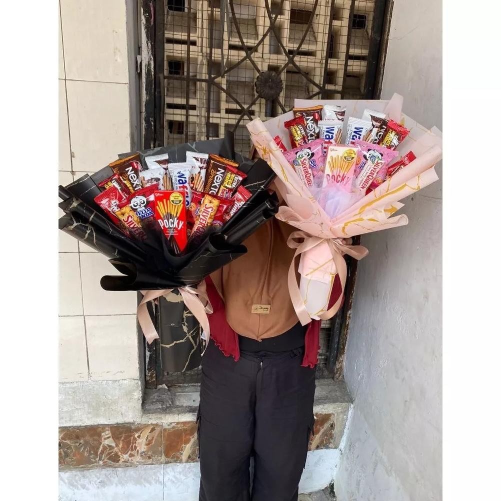 

PROMO (Ready Stock) FREE PACKING Bouquet / Buket snack makanan ringan silv L untuk Wisuda / Hari Ibu / Ulang Tahun / Hadiah / Anniversary / Valentine / Hari Guru t-56
