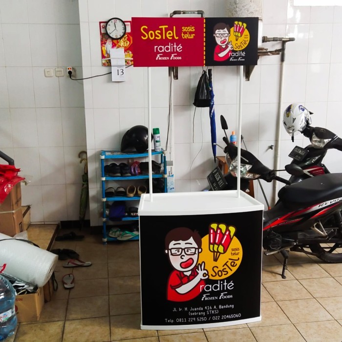 HANYA CETAK STIKER VINYL EVENT DESK PASANG SENDIRI