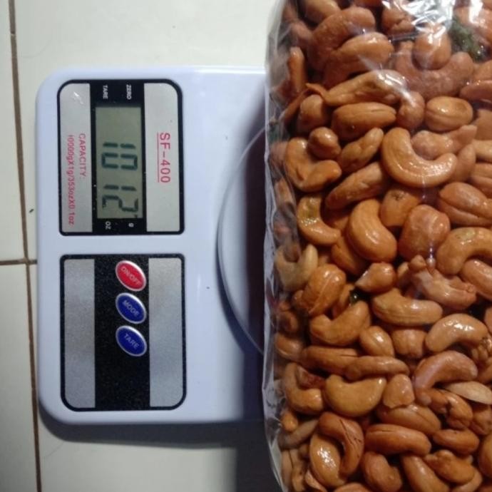 

Grosir Kacang Mede Utuh Matang 1 Kg