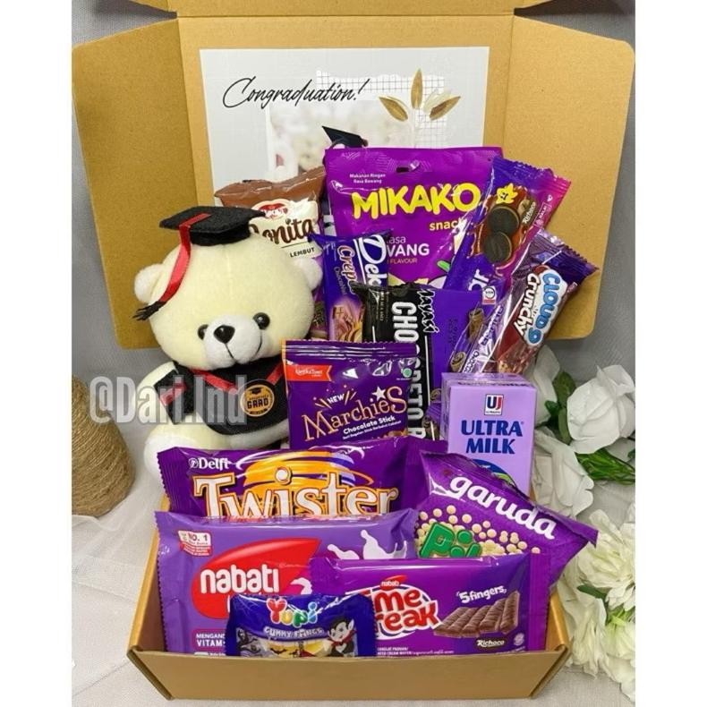 

BISA COD SNACK BOX Kado Wisuda / Hampers Hadiah Wisuda / Hampers Snack Murah Premium / Gift Box Graduation / Kado Wisuda / Hadiah Graduation / Hadiah wisuda / Kado Graduation / Hadiah Kelulusan TR24