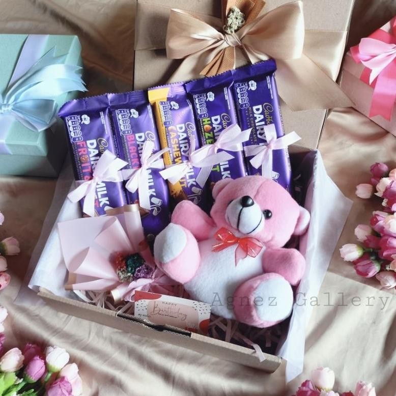 

BISA COD Hampers Coklat Snack Box / Kado Valentine Ulang Tahun Wisuda Natal / Souvenir Ulang Tahun / Cadbury 2er-54