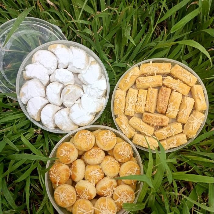 

kue kering nastar lebaran satu paket 3 toples ukuran 500gr Food