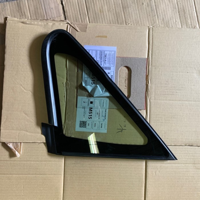 

PROMO! WINDOW FRONT SIDE KACA MATI SEGI TIGA DEPAN TOYOTA NAV 1