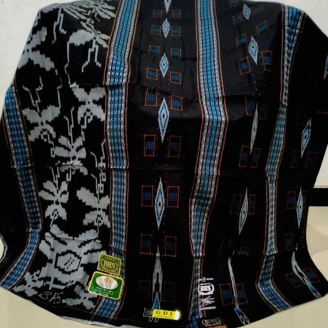 Miliki Sarung Bhs Gdi Gold Hitam Limited Sutra Spunsilk 210