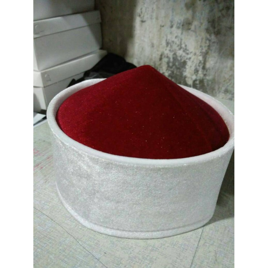 peci Mesir ,merah dan putih