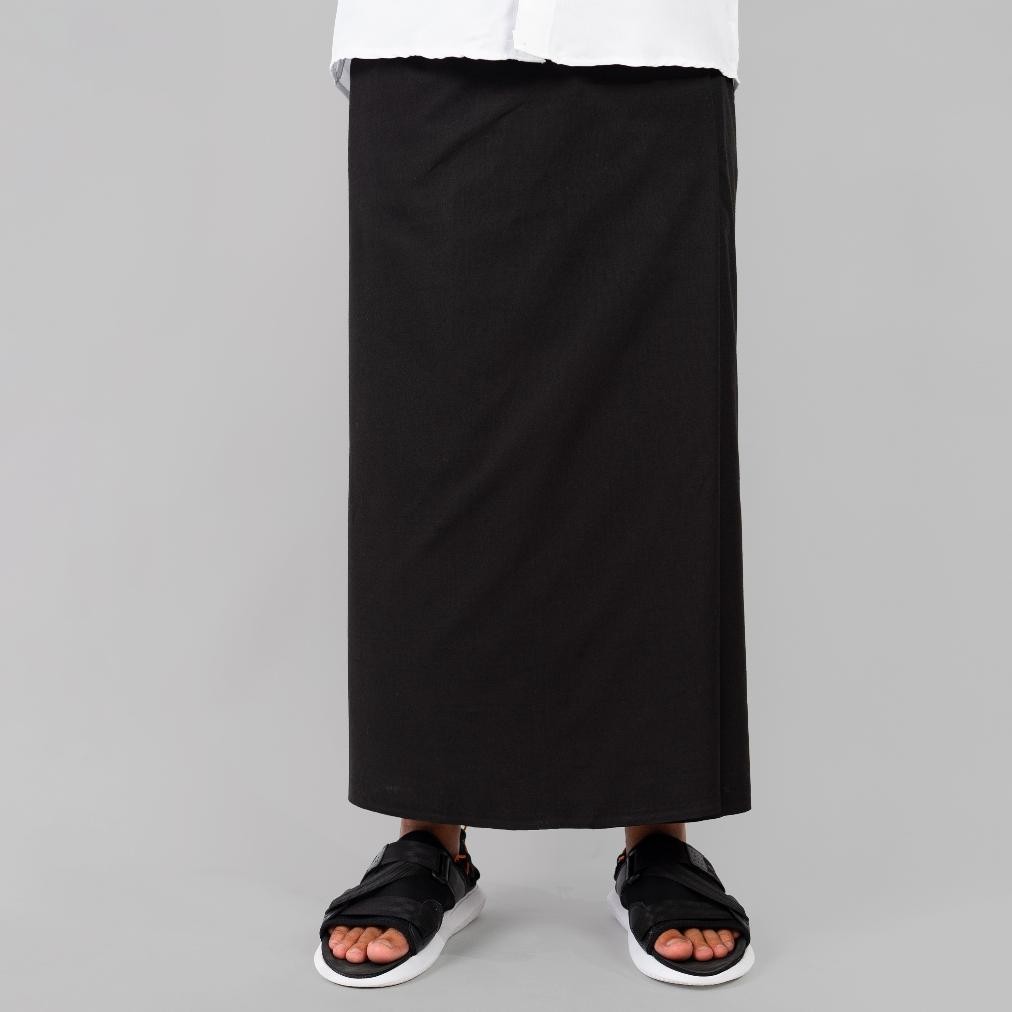 Khaf97 Sarung Pria Wanita Dewasa / Sarung Sholat Warna Hitam Polos Bahan Katun Adem