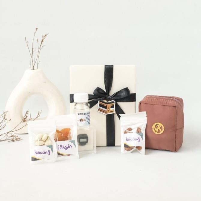 

New! Oleh Oleh Umroh Haji Sehat Ekslusif Paket Gift Umroh Haji Isi Zam Zam Madu Dan Snack Sehat Hampers Ramadhan Idul Fitri Lebaran - Dengan Zam-Zam Lebaran