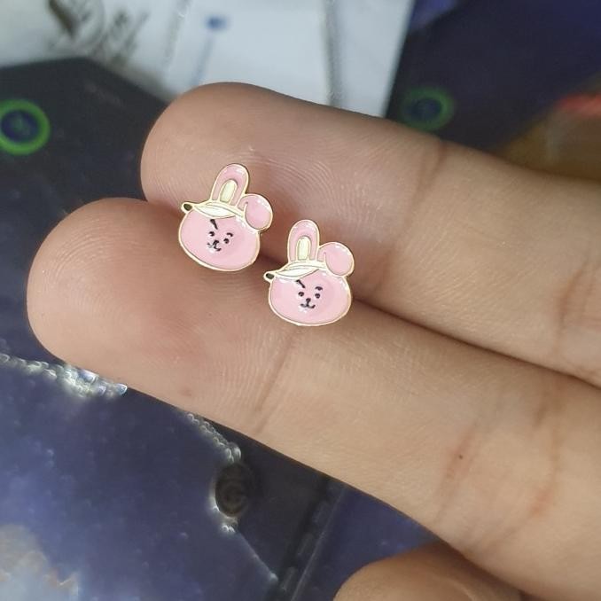anting giwang BTS pink emas