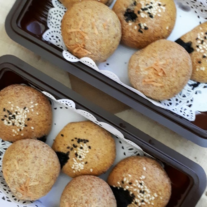 

DINNER ROLL ISI COKLAT / KEJU