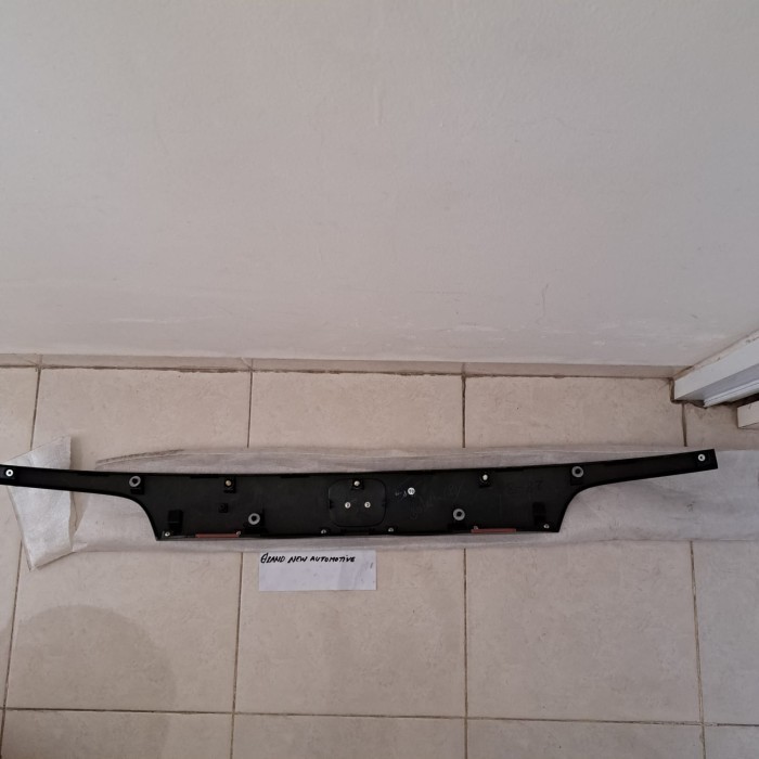 Trunk Lid Garnish List Bagasi Belakang Crv Rm Gen 4 Original