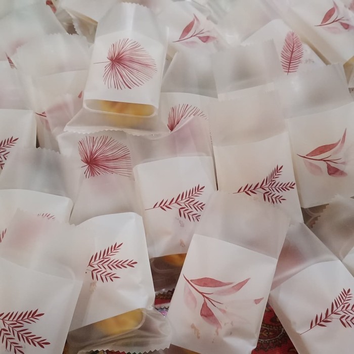 

HAMPERS NASTAR JUMBO SELAI NANAS ISI 12 PCS