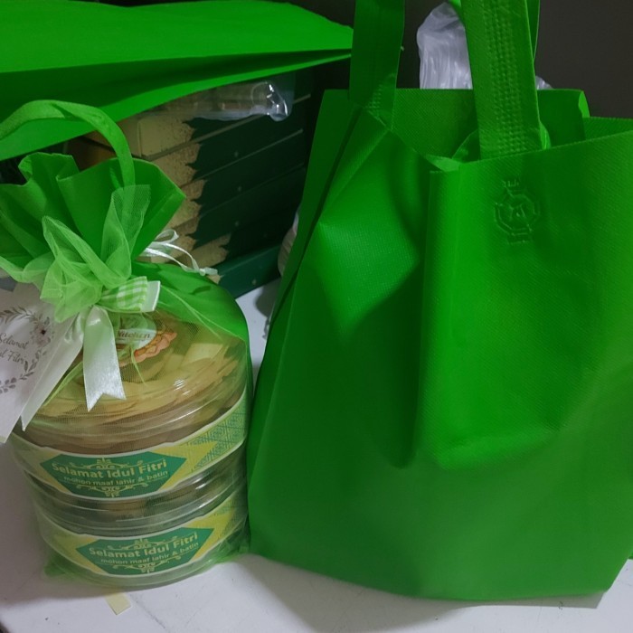 

HAMPERS PREMIUM NASTAR LIDAH KUCING ISI 2 TOPLES @500GR