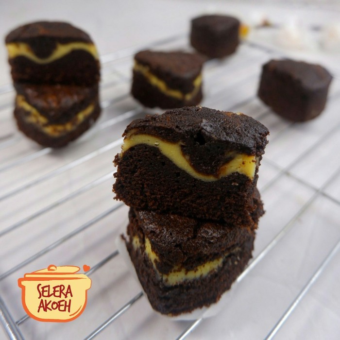 

BROWNIES CHOCO CHEESE VALENTINE'S HAMPERS